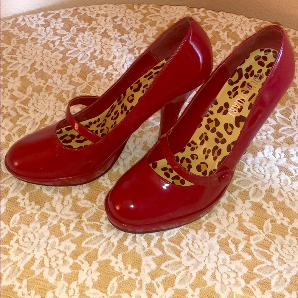 Colin Stuart Red Mary Jane heels
